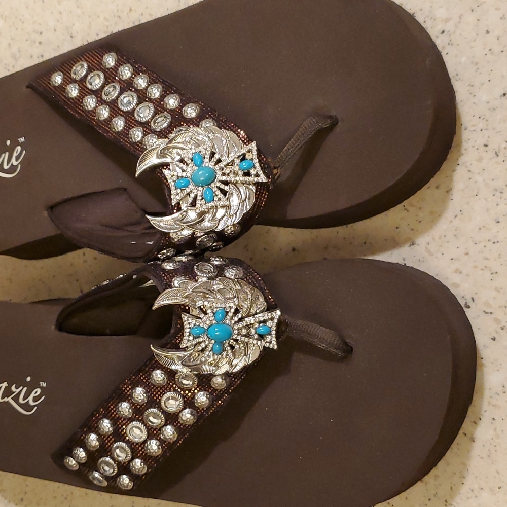 NWOT!  Western bling flip flops